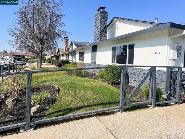 Building Photo - 4643 W Rishell Ct