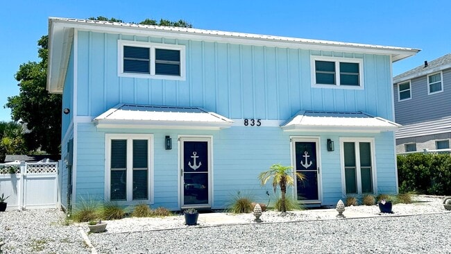 Building Photo - Walk to the Beach, North End of Amelia Island!!