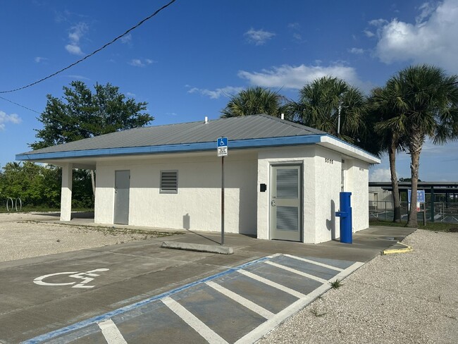 Building Photo - "Elegant 3-Bed Waterfront Home"