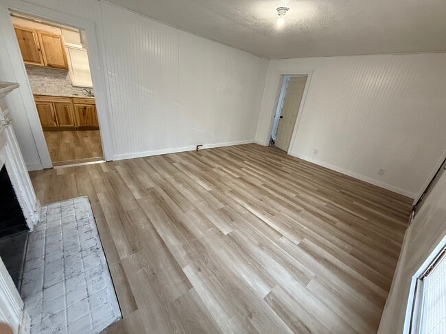 Building Photo - 2304 Ave D