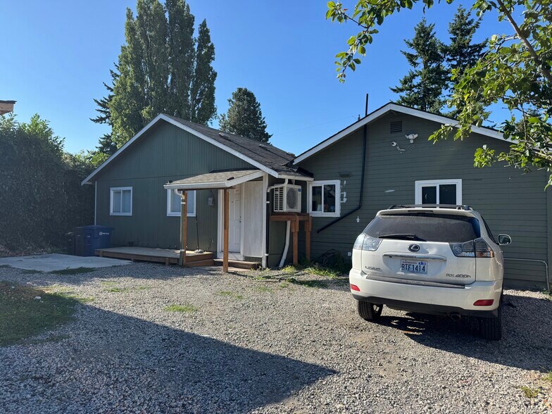 Building Photo - 1650 SW 114th St