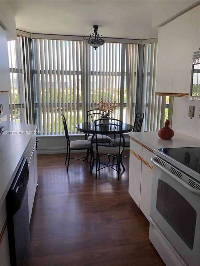 Building Photo - 3400 NE 192 St