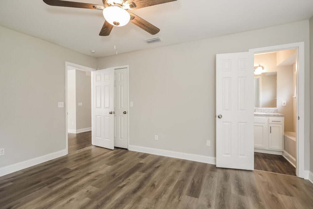 Building Photo - 7843 Collins Ridge Blvd E