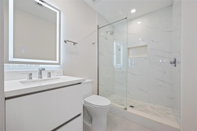 Building Photo - 14740 SW 83rd Pl