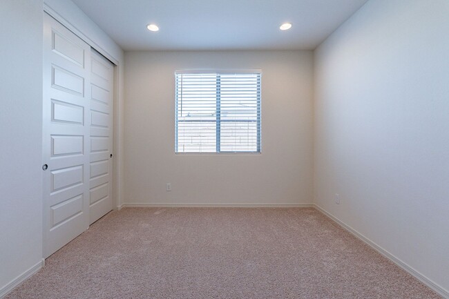 Building Photo - Luxury Living in McClellan Ranch: 4-Bedroo...