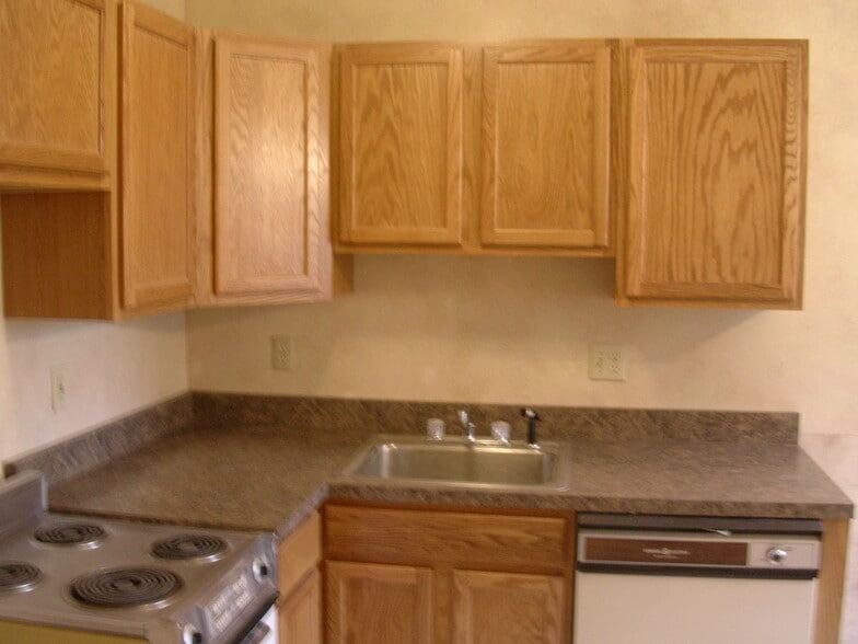Building Photo - 749 S Millvale Ave