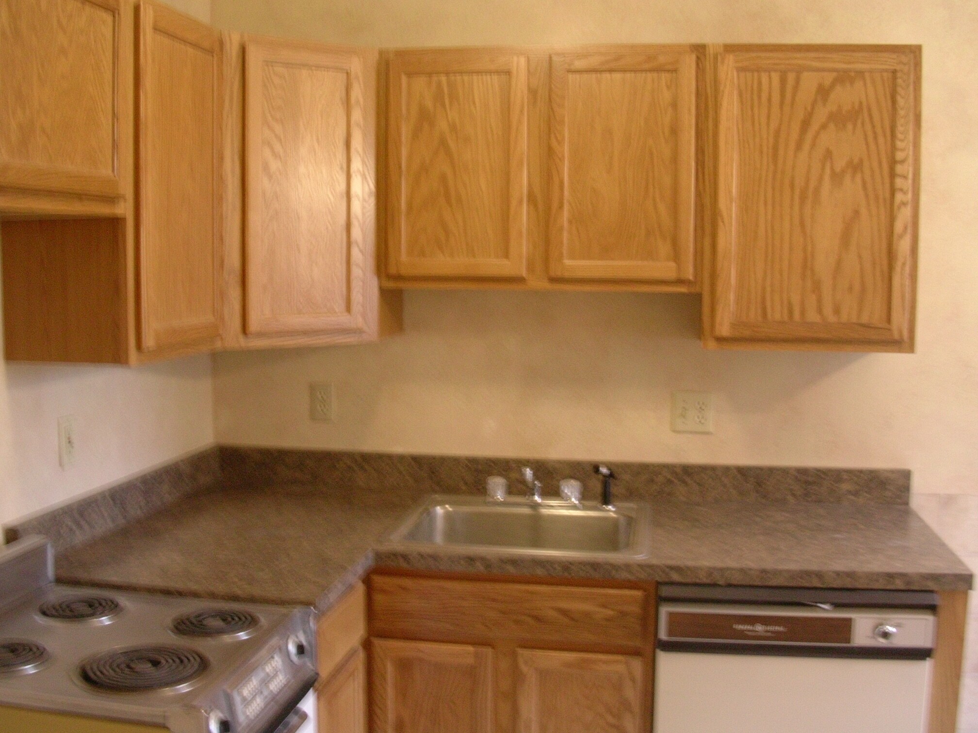 Building Photo - 749 S Millvale Ave