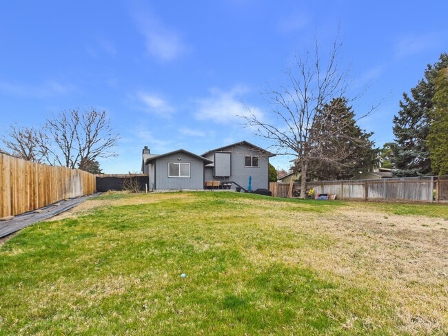 Building Photo - 313 N Oklahoma St