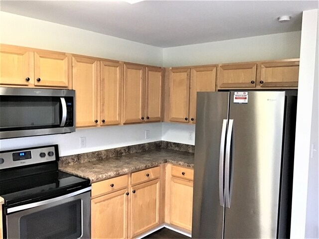 Building Photo - 1524 Eastway Dr
