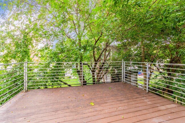 Building Photo - 1733 N Gratz St