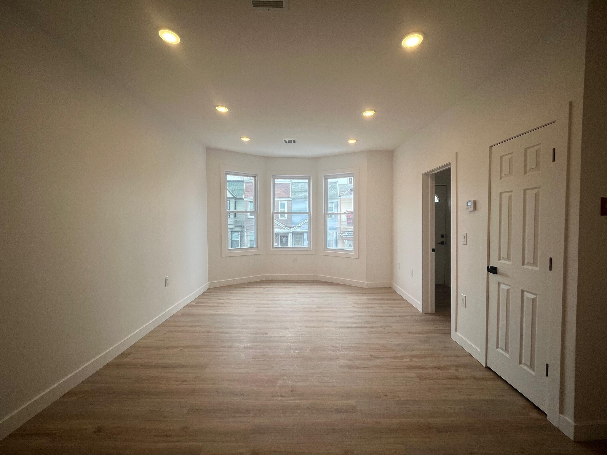 Building Photo - 13 Bartholdi Ave