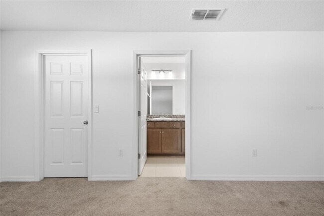 Building Photo - 18 Whetstone Ln