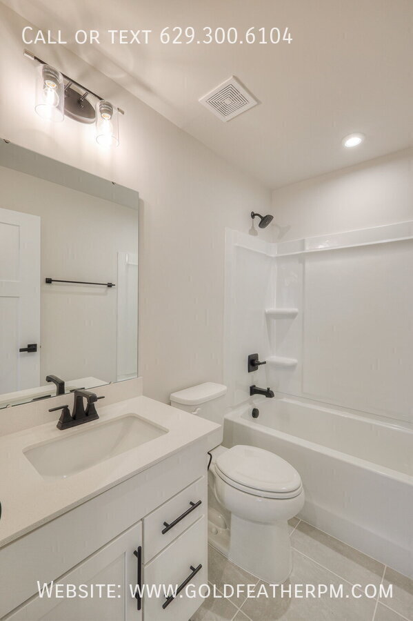 Building Photo - 2009 Walnut Ln