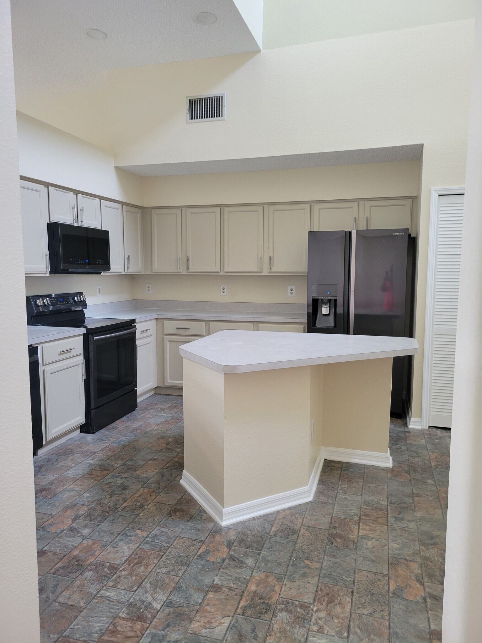 Building Photo - 1048 California Creek Dr