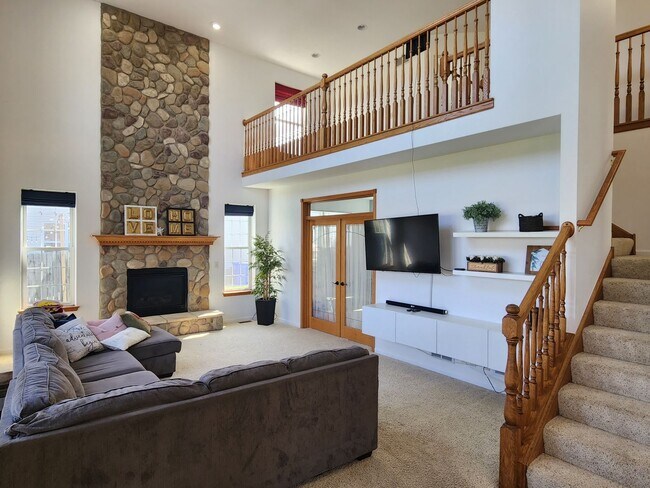 Building Photo - Kenosha 4 bedroom home
