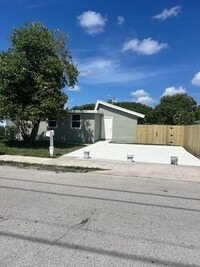 Building Photo - 310 NW 4th Ave