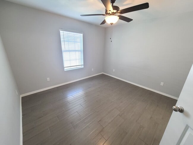 Building Photo - 2216 Northridge Ave