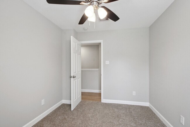 Building Photo - 1127 Cascade Creek Dr
