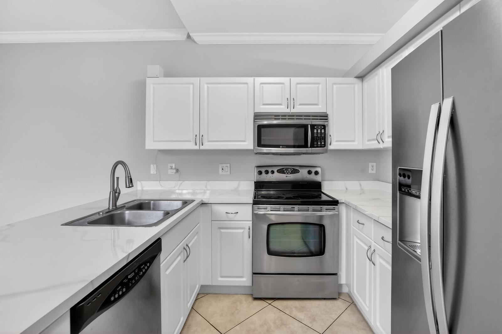 Building Photo - 7524 NW 1st Pl