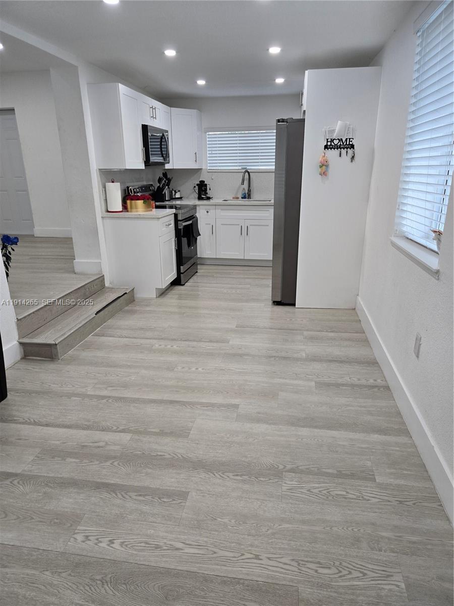 Building Photo - 1420 NW 116th St