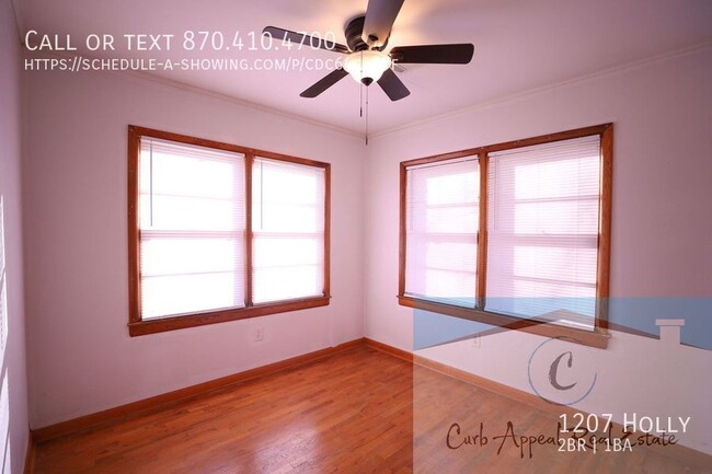Building Photo - 1207 Holly-
