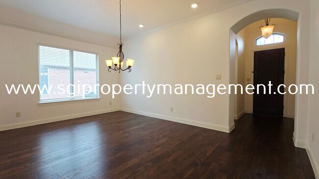 Building Photo - 201 Pasadena Trail