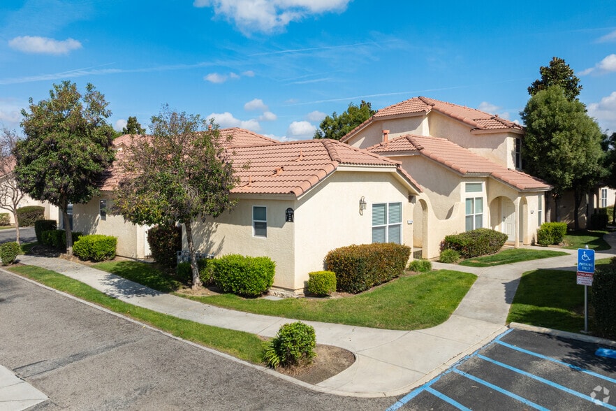 Primary Photo - Lotus Villas