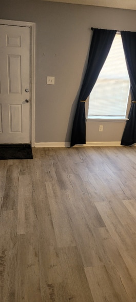 Building Photo - 138 Mossydale Ln