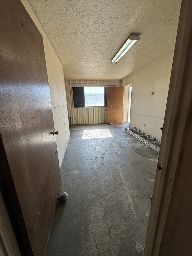 Building Photo - 10X Ventures - Bisti Shop