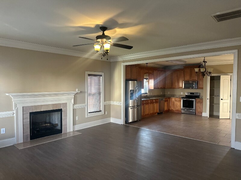 Building Photo - 6911 Spanglers Spring Way