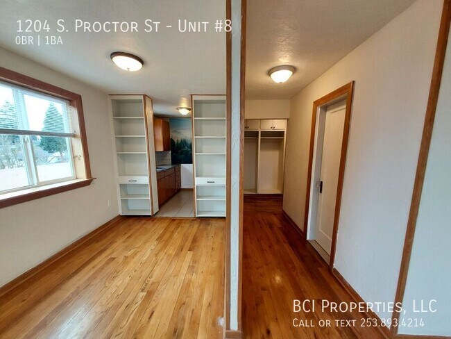 Building Photo - 1204 S Proctor St
