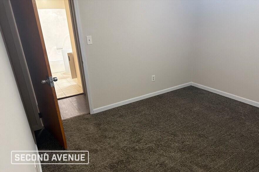 Building Photo - 1226 Oakwood St