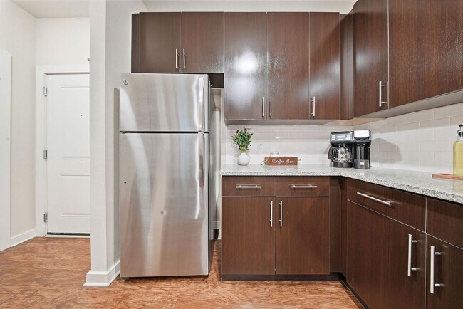 Building Photo - 1700 W Cleveland St