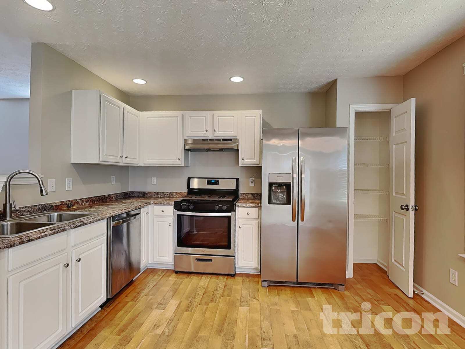 Building Photo - 250 Oak Grove Way