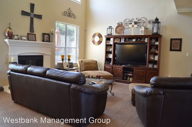 Building Photo - 4 br, 3.5 bath House - 133 Lakota Pass