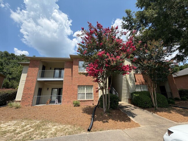 Building Photo - Mill Creek Condo Available!
