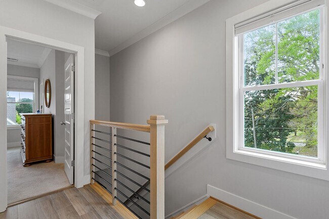 Building Photo - Stunning 3BD, 3.5BA Raleigh Townhome on a ...
