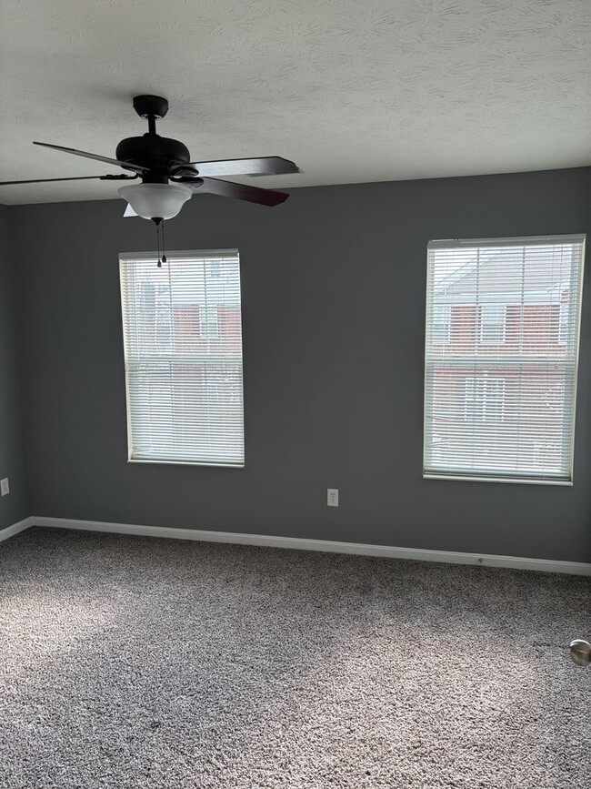 Building Photo - 2bdr, 1.5 bath Condo for rent in Beavercre...