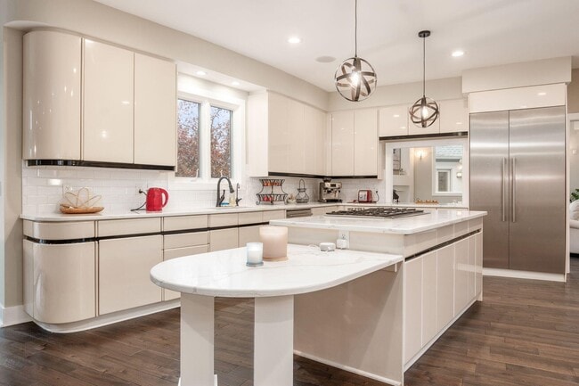 Building Photo - 4602 Sandwich Ct