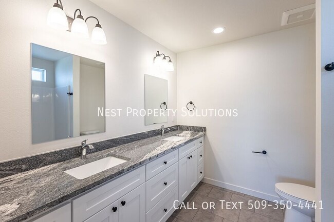 Building Photo - 1073 S Grand Dr