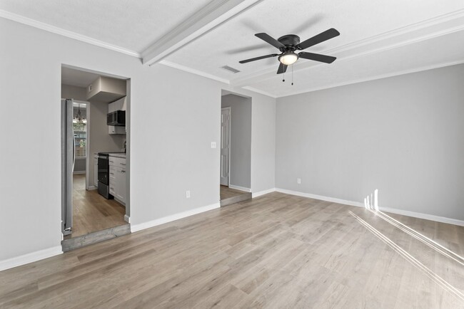 Building Photo - 6428 Wood Cir W
