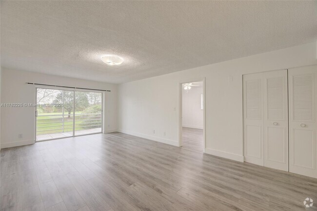 Building Photo - 2495 SW 82nd Ave