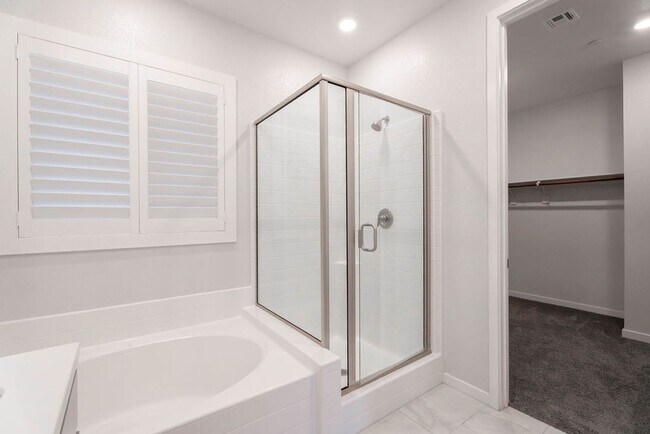 Building Photo - 11620 Desert Hollow Avenue