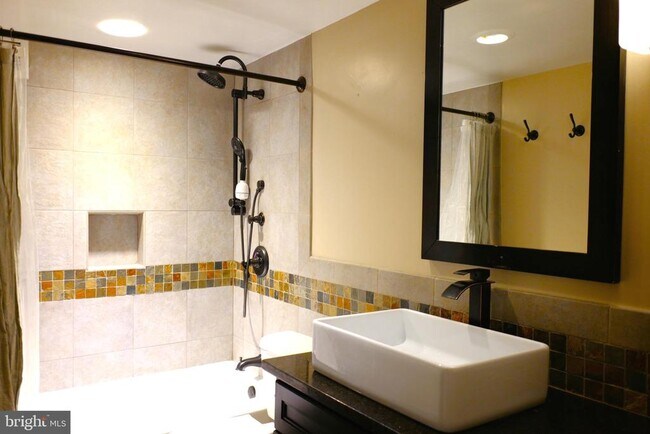 Building Photo - 801 N Pitt St