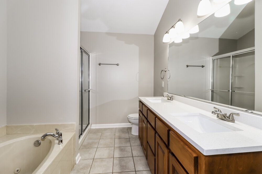 Building Photo - 5086 Jon Oak Dr