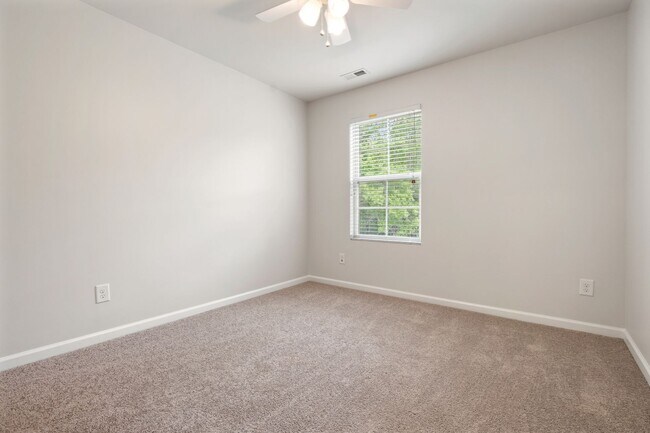 Building Photo - 72 Argonaut Dr