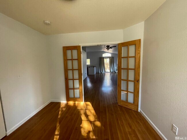 Building Photo - 4948 Bayridge Ln