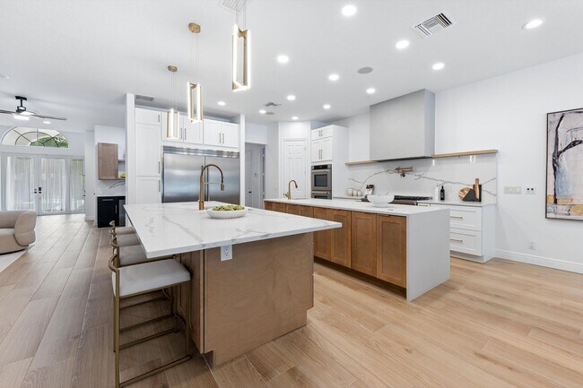 Building Photo - 8717 Estate Dr