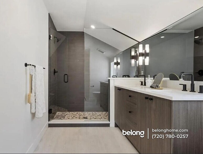 Building Photo - 1415 Zenobia St