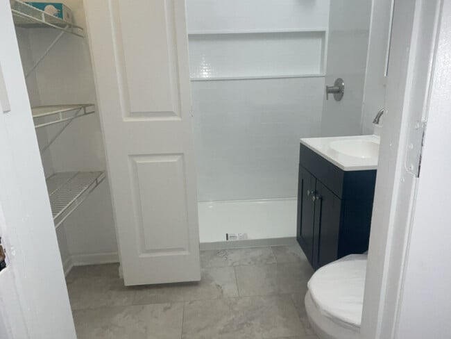 Building Photo - 3611 N Sacramento Ave